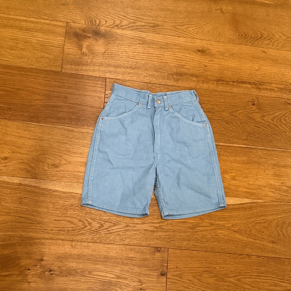 Vintage rare wrangler shorts. Listed size 10-fits xxs-s. High waisted.Love these